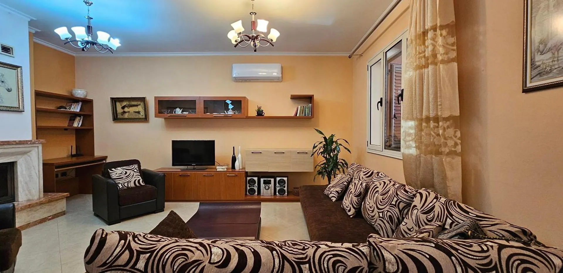 Contatti di Klara\'S 3 Bdr Self-Checkin Lungomare Apartment